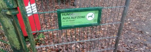 Tor der Hundeauslauffläche am Osdorfer Born