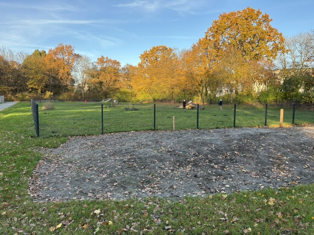 Umzäunte Hundewiese Tegelsbarg